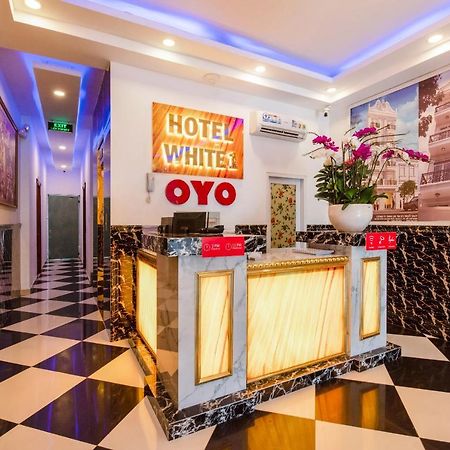 Oyo 471 White 1 Hotel Bandar Ho Chi Minh Luaran gambar